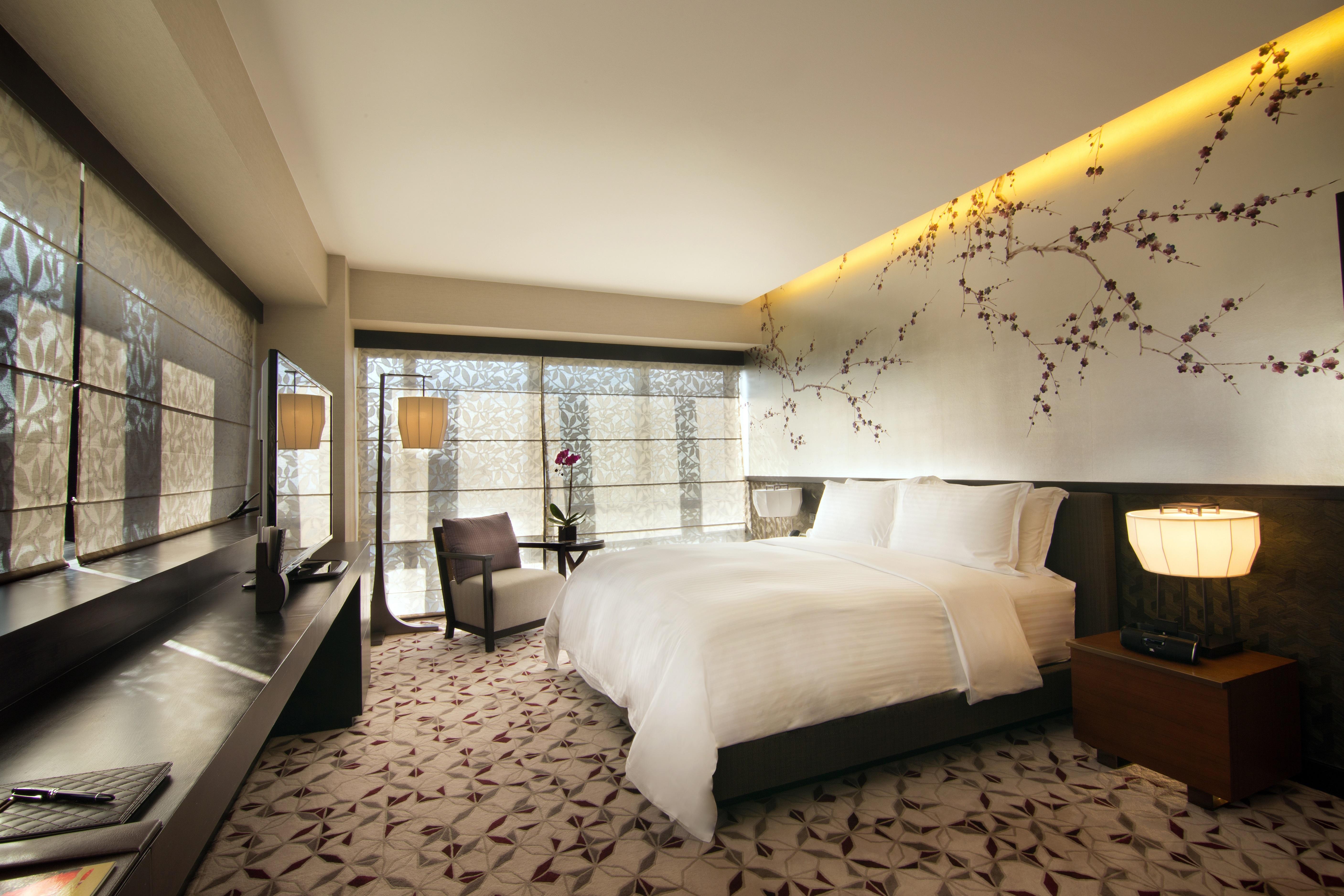 Of Dreams - Nuewa Manila